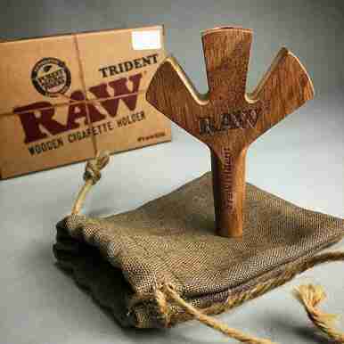 RAW Trident Wooden Joint Holder
